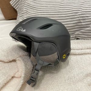 Giro Women’s Ski/Snowboard MIPS Helmet - Size M